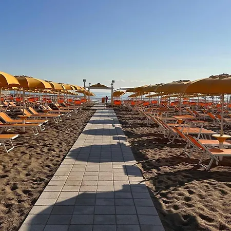 Mon Cheri Hotel 3*