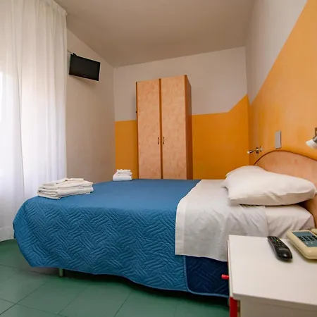 ホテル Montebello Nuova Gestione 2*