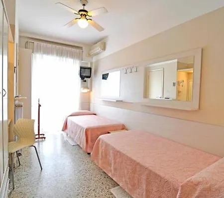 Eliseo Hotel 3*