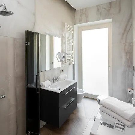 Elegance 4*