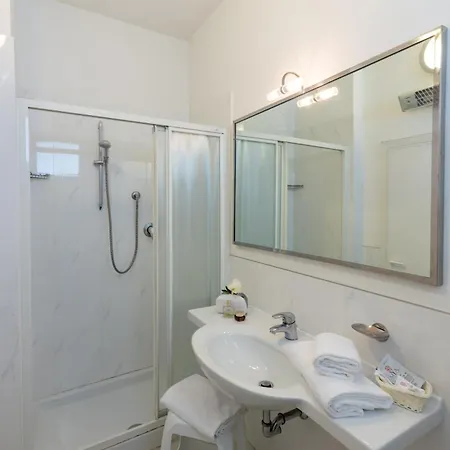 Hotel Hotel Adriatica Con Piscina