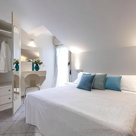 Hotel Hotel Adriatica Con Piscina 3*