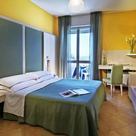 Alexandra Plaza Отель 4*