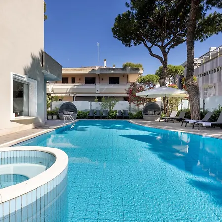 Hotel Adriatica Con Piscina Hotel
