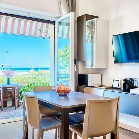 Con Terrazza Fronte Mare 公寓 里乔内