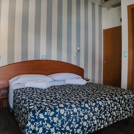 Jolie Hotel 2*