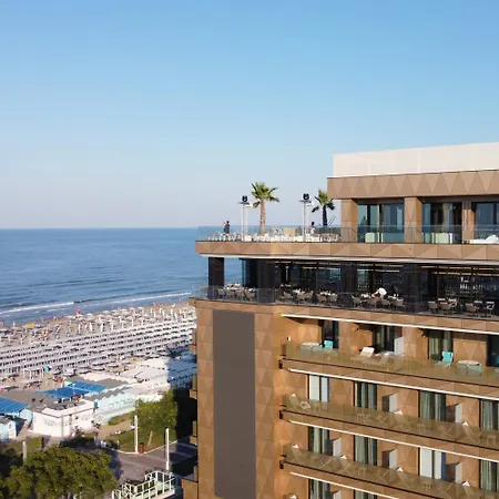 The Promenade Luxury Wellness 5* 里乔内