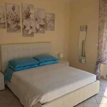 A Due Passi Dal Mare Apartment *