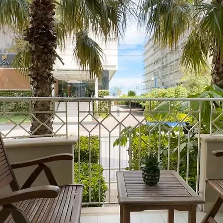 Aparthotel Lungomare - Charming 4*