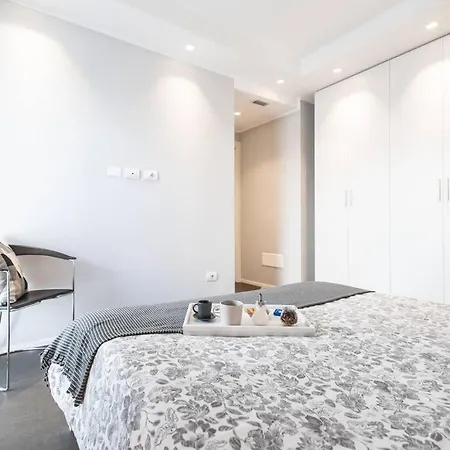 شقة New Roomy & Garden *