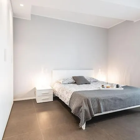 شقة New Roomy & Garden