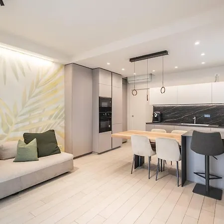 Apartment New Modern Seaside House With Garage *