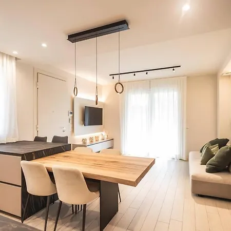 Apartment New Modern Seaside House With Garage