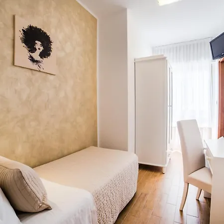 Soraya - Sawasdee With & Parking Hotell 3*
