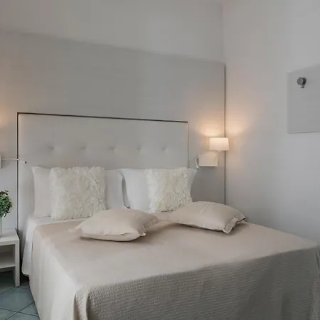 Ca' Bianca Hotel 3*