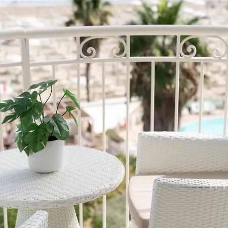 Ca' Bianca Hotel
