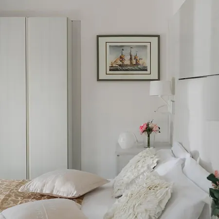 Ca' Bianca Hotel 3*