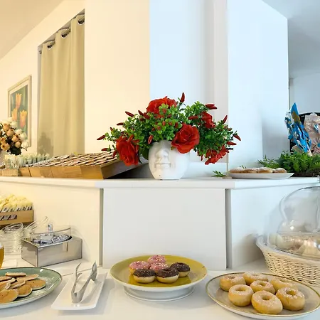 Augustus Hotel 4*