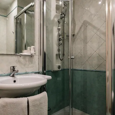 Hotel Augustus 4*