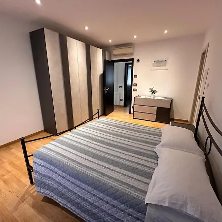 Roberta Apartment *