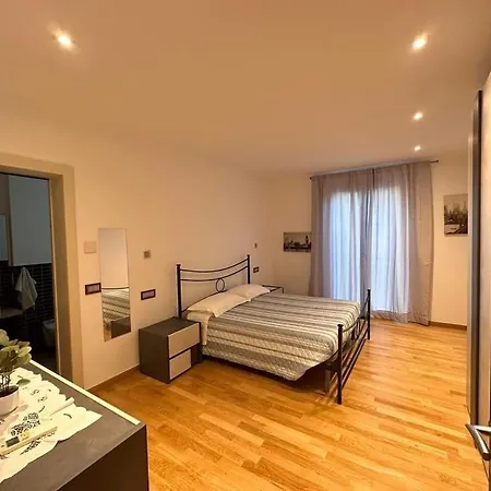 Roberta Apartment *