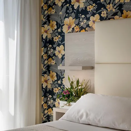 Hotel Corona 3*