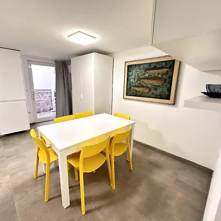 Vle Dante Riccione-lusso In Centro-doppio Living Room-2 Matrimoniali Kingsize-doppia Cucina Professionale-3 Bagni Completi-2 Parcheggi Gratuiti In Garage-250mt Dal Mare * Riccione