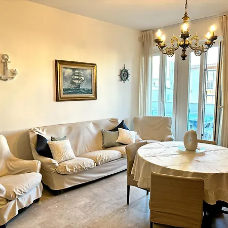 Appartement Aria Di Mare Su Viale Ceccarini
