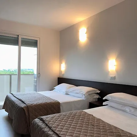 Union Park Hotel - Sul Mare Con Piscina -Idromassaggio -Spiaggia - Parcheggio 3*