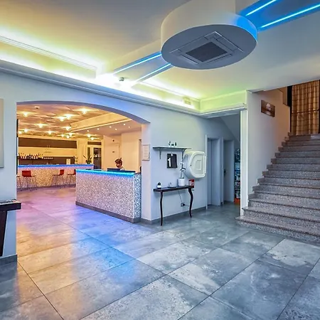 Etna - Nuova Gestione Romagnola Parcheggio Otel Riccione