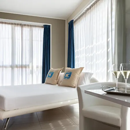 The One - Designed For Adults - Pet Lovers Hotel