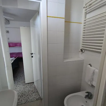 Moresco - Piscina Village ريتشيوني