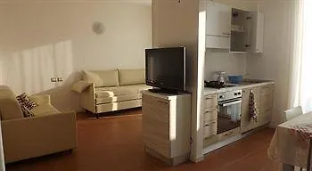 Ξενοδοχείο με διαμερίσματα Alba Ριτσιόνε