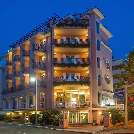 Hotel Trevi Riccione, In Centro Sul Mare Con Cucina 3*