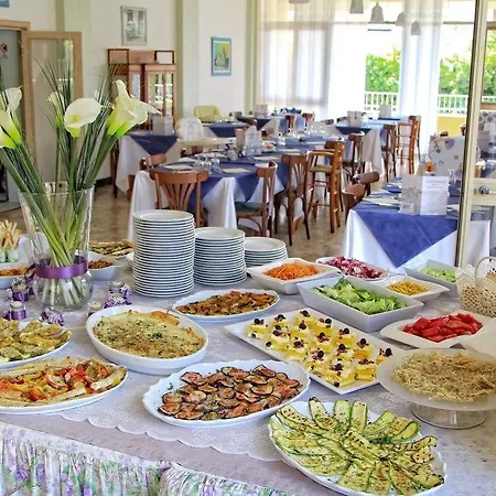 Hotel Roland 3*