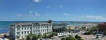 ホテル Kursaal - Fronte Mare Con Piscina 3*
