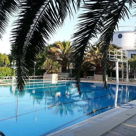Cormoran Hotel 2*
