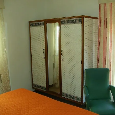 Lorena Hotel *