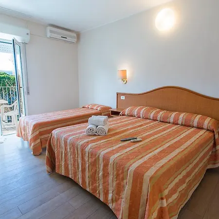 Otel Falco 3*