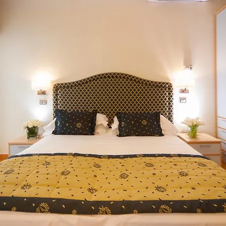 Hotel Mon Cheri 3*