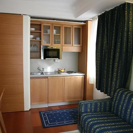 England Aparthotel