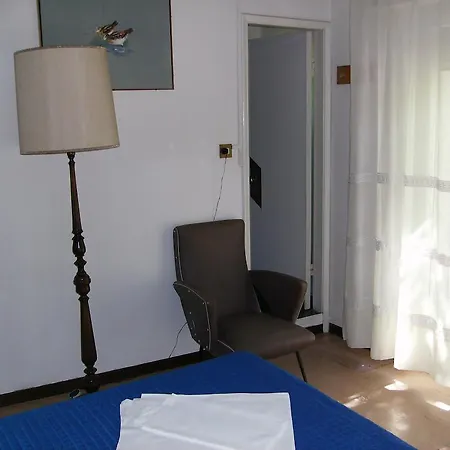 Lorena Hotel *