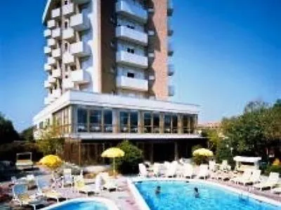 Alexandra Plaza Отель 4*
