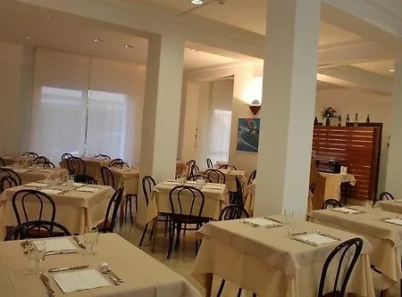 Massimo Hotel 2*