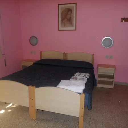 Estoril Отель Риччоне