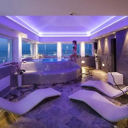 Adlon - Fronte Mare Hotel