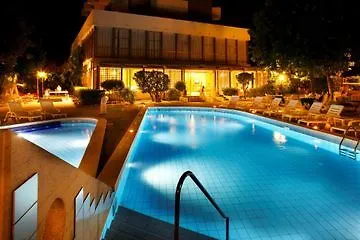 Alexandra Plaza Отель 4*