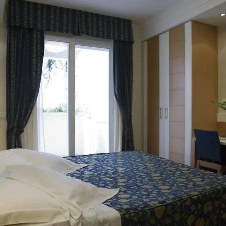 England 4* Riccione