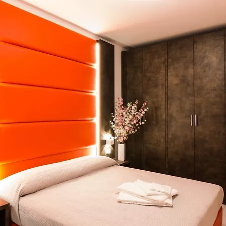 Perla Aparthotel 3*