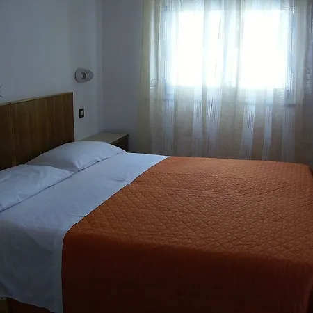 Hotel Lorena *